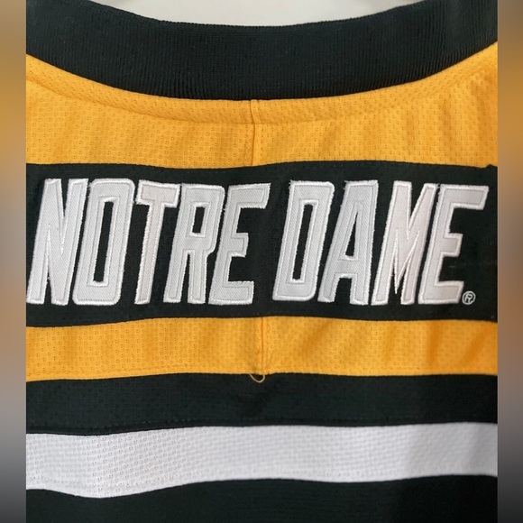Notre Dame YOUTH Hockey Jersey. Gently Used. Size Youth Large - Picture 6 of 10